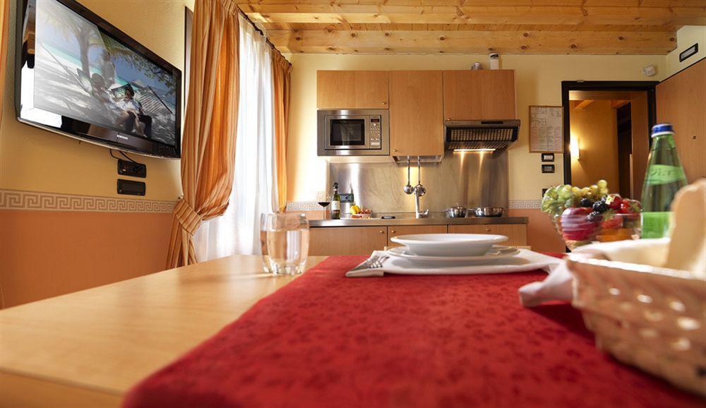קמפוסמפיירו Hotel & Residence Roma מראה חיצוני תמונה