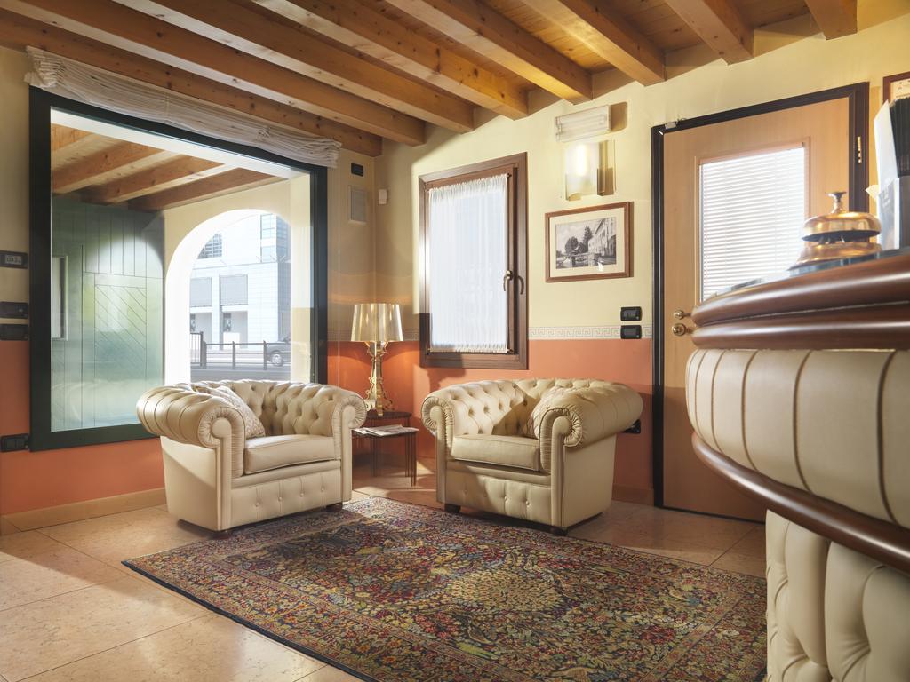 קמפוסמפיירו Hotel & Residence Roma מראה חיצוני תמונה