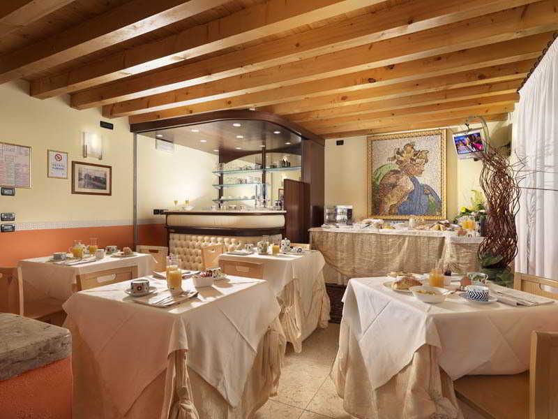 קמפוסמפיירו Hotel & Residence Roma מראה חיצוני תמונה
